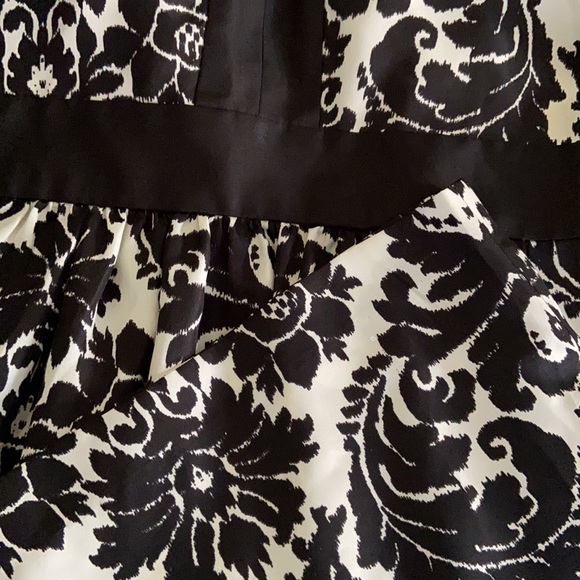 Black and white dress - Picture 5 of 5